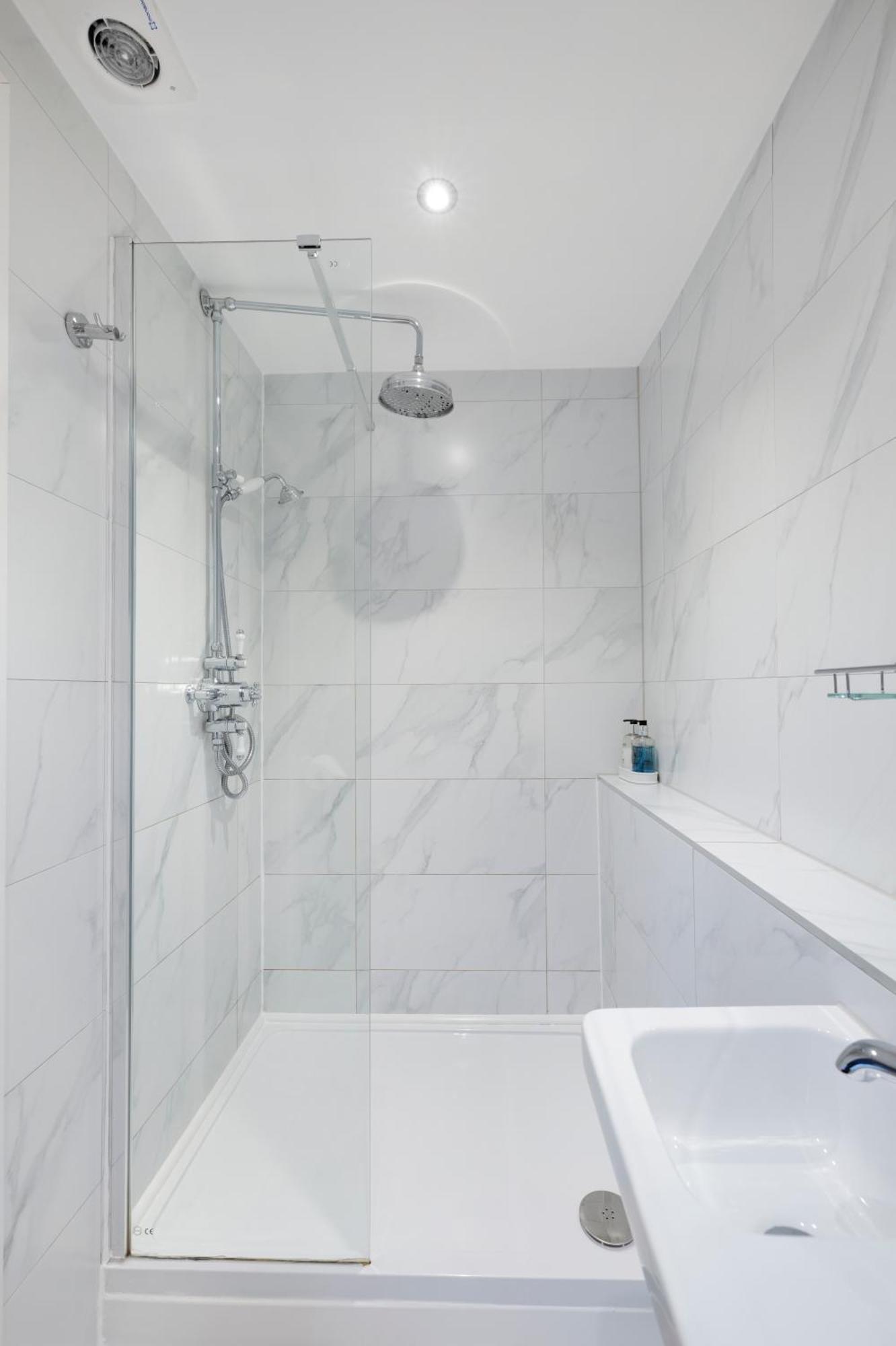Lock And Key Boutique - Duke Street Hotel 4*